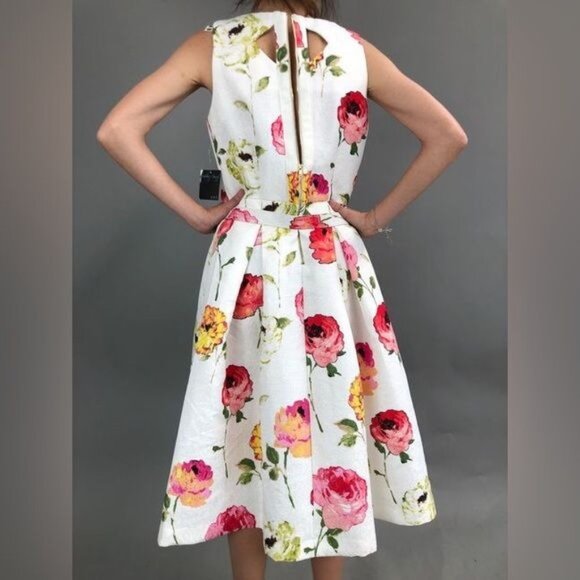 Gaby Skye white and pink floral damask like fabric pleated dress 4 - Picture 7 of 8